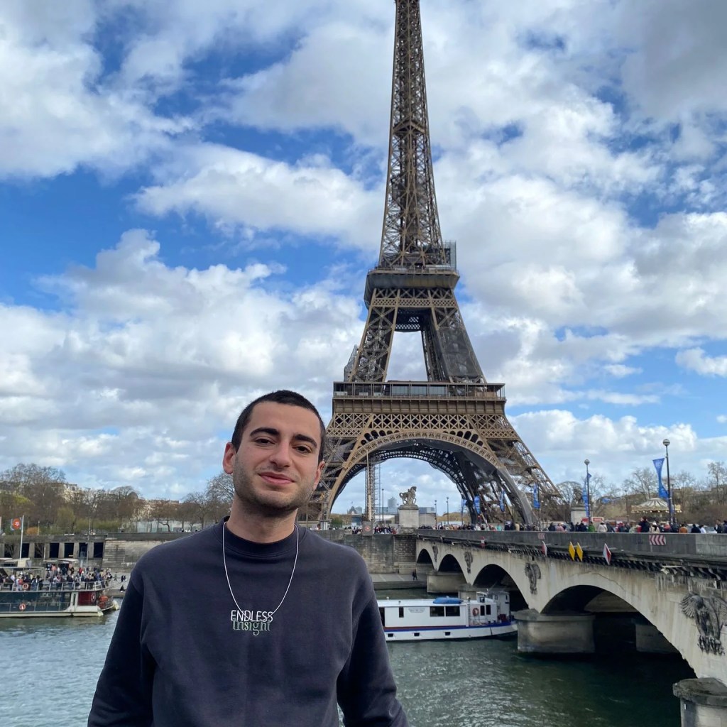 Mert Kont from Paris